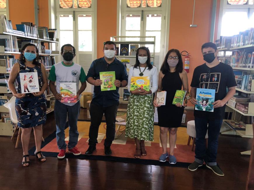 Servidores e colaboradores da biblioteca municipal já começaram os trabalhos e projetos para que o público possa ter acesso aos novos livros.
